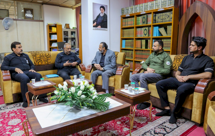 وفدٌ من الحشد الشَّعبي يزورُ المركزَ 