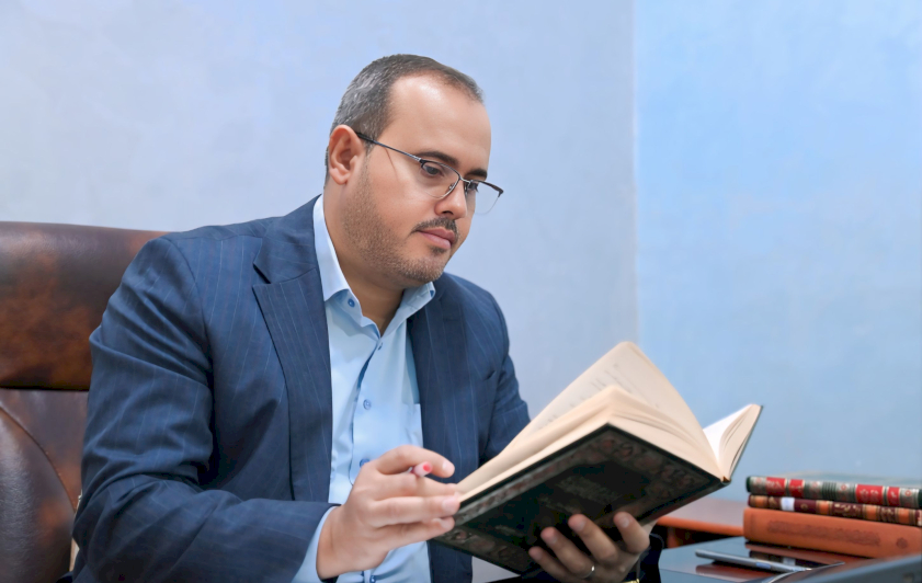 قسم شؤون المعارف يوضح منهجية التقويم اللغوي لإصدارات تراث الجنوب