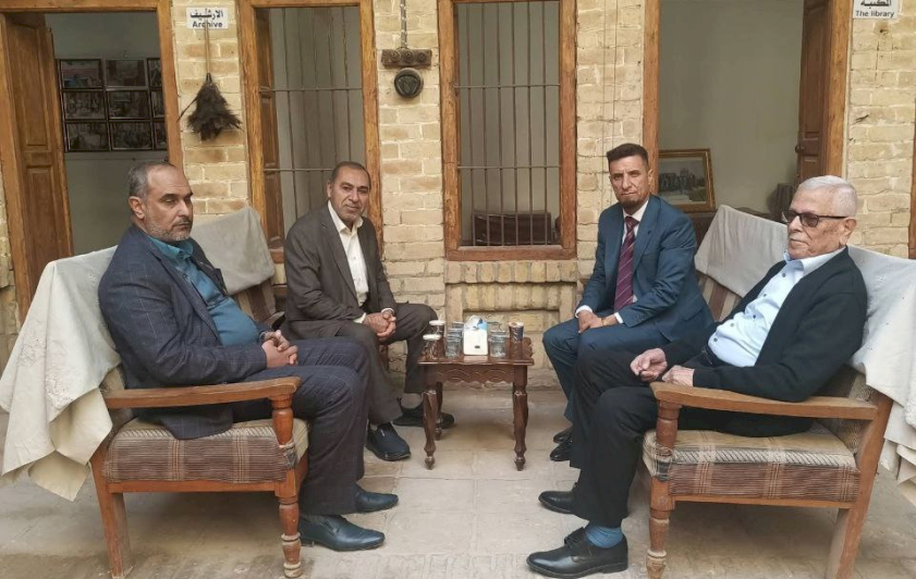 منسقية مركز تراث الجنوب تطلع على المعالم المعماريّة للبيت التراثيّ في المثنى