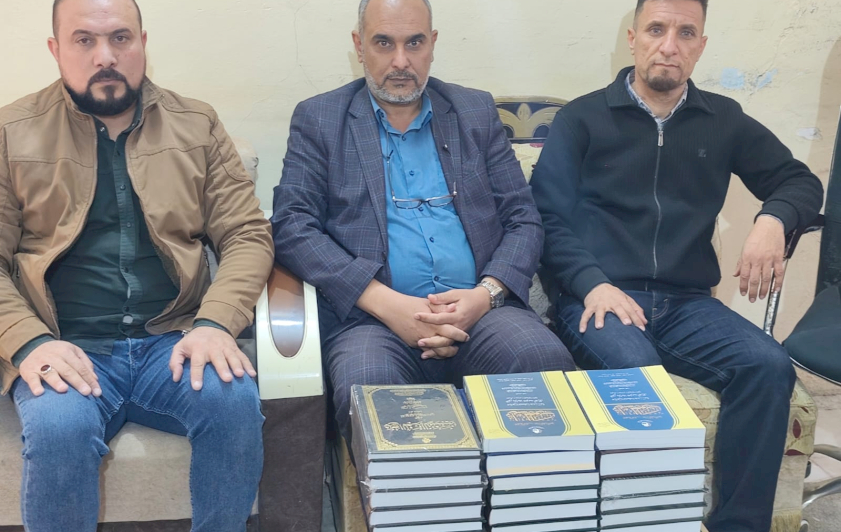 مركز تراث الجنوب يرفد المكتبة المركزية في قضاء الحمزة الشرقي بإصداراته ويبحث سبل دعمها