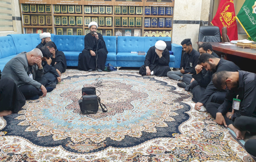 رئاسةُ قسمِ المعارفِ تُنظِّمُ مجلسًا عزائيًّا بالتزامنِ معَ المُحرَّمِ